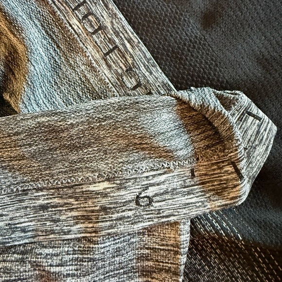 Lululemon Swiftly Tech Short Sleeve Crew White / Black size 6 G10 - Picture 8 of 8